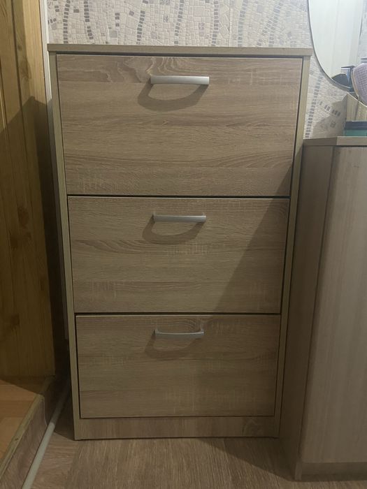 Продам обувницу