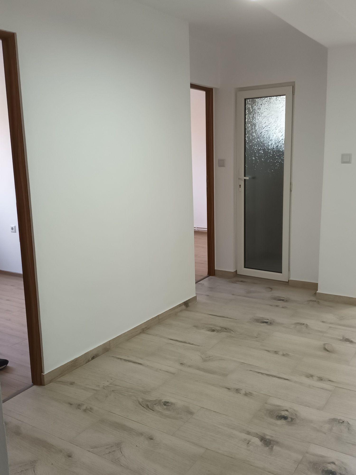 Vand apartament 2 camere