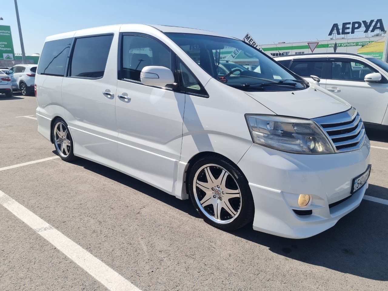 Продам колёса дисками на toyota alphard 19