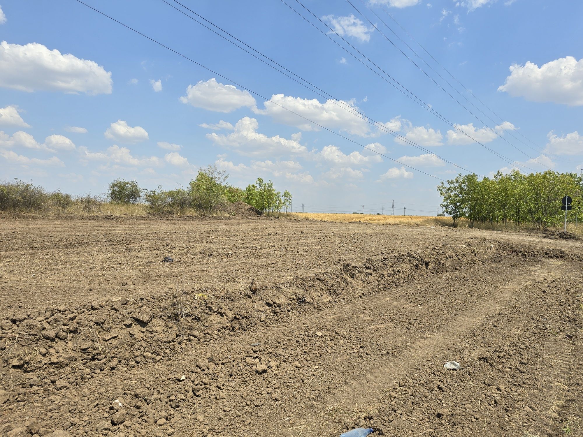 DESCHIDERE MARE 30 / 60 m  -  2 parcele 700 / 740 m2 intravilan