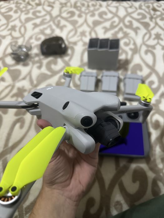 Dji mini 4 pro fly combo