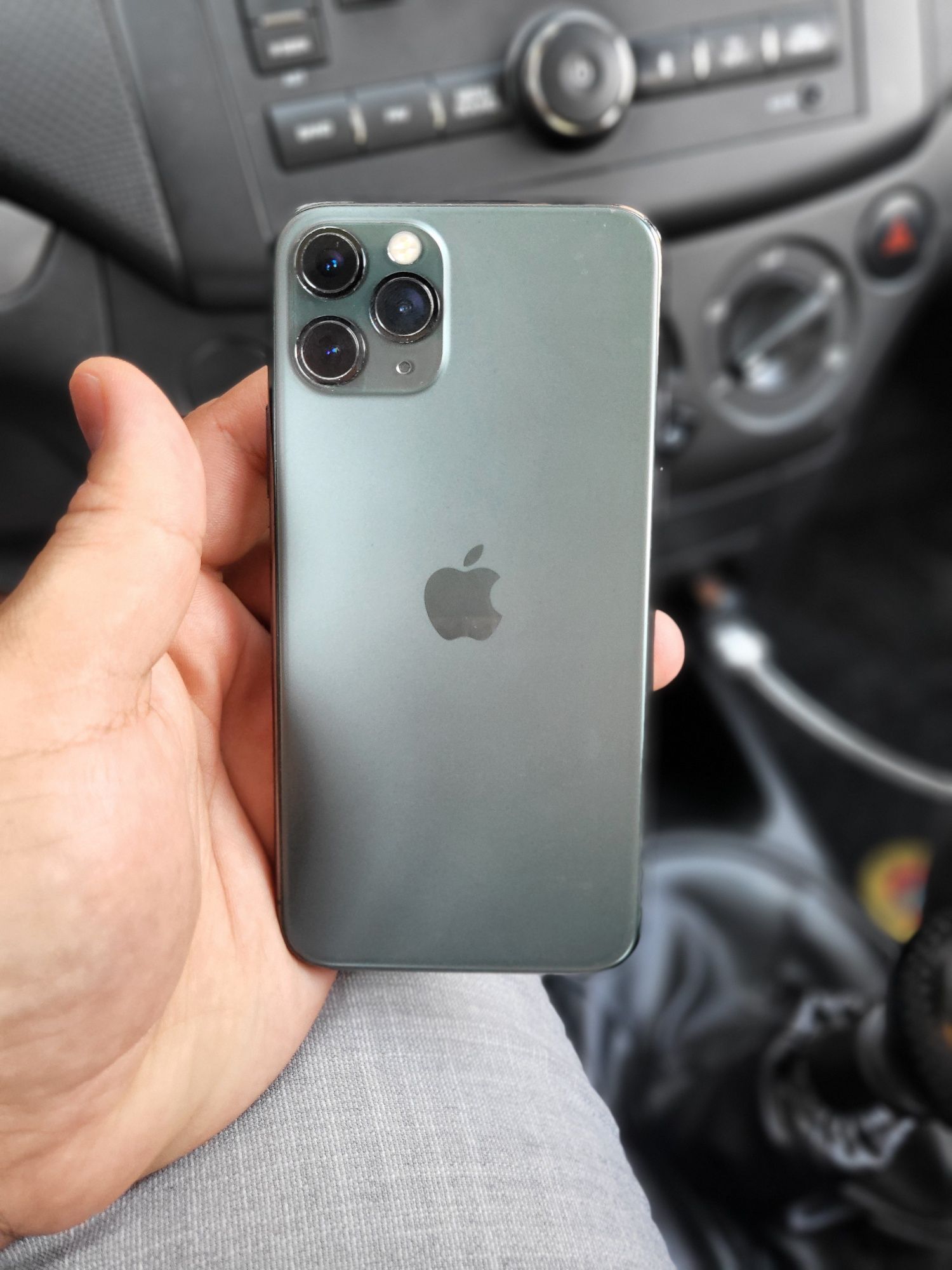 Продам iPhone 11 pro 64gb, green
