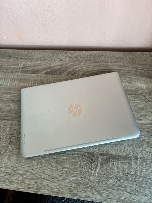 Hp envy 13• Procesor i7-6500u• Display 3K • 8gb ram• SSD