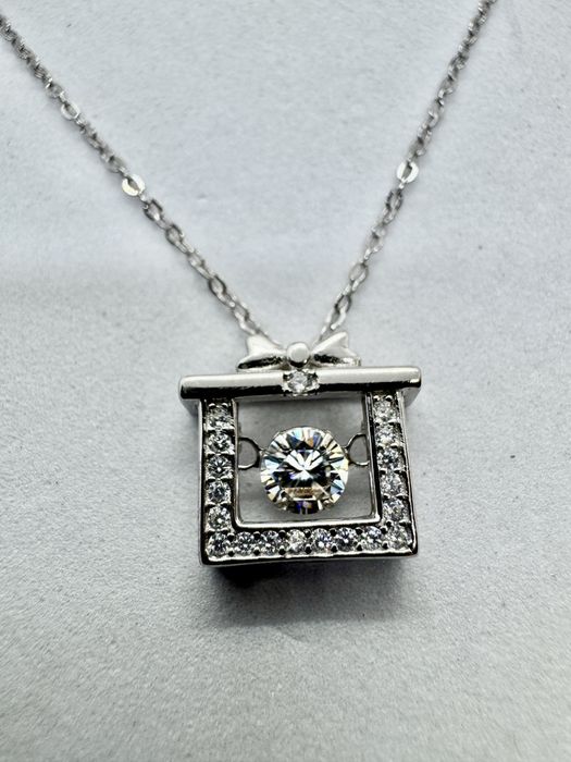 Сребърно колие с мойсанит (Диамант) 0.5 карата