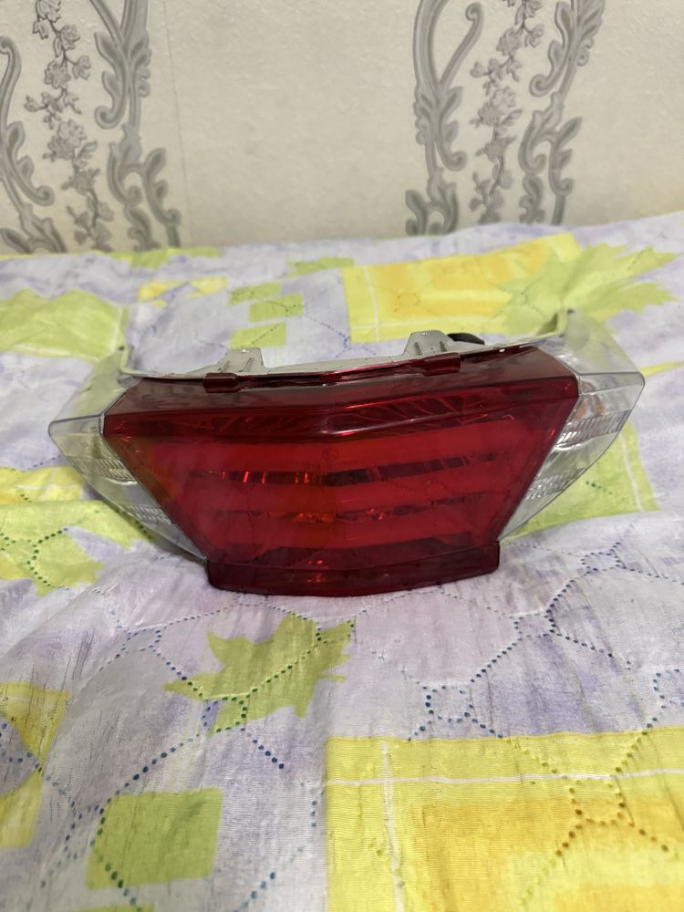 Продам заднюю фару на мопед м8
