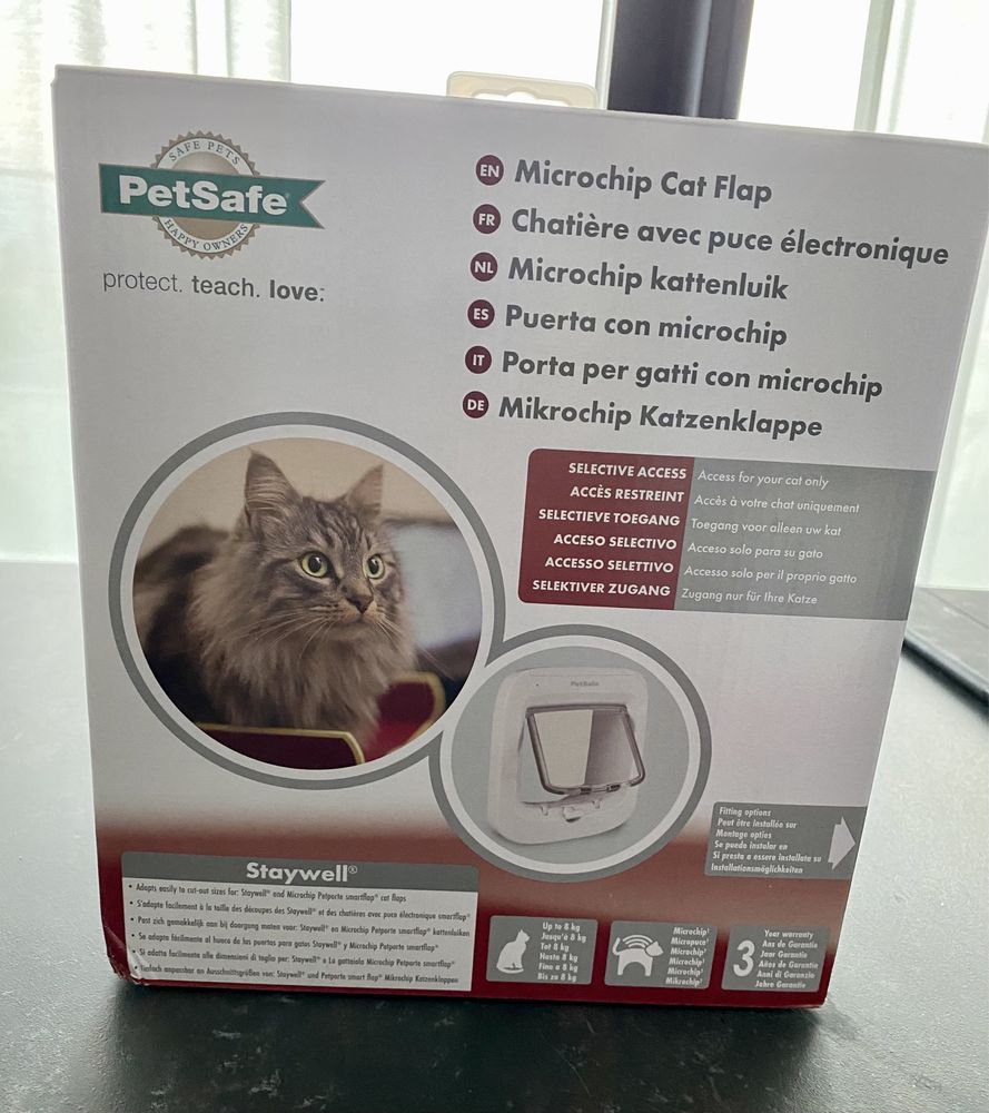 Nou - PetSafe usita cu cititor de microcip pentru pisici