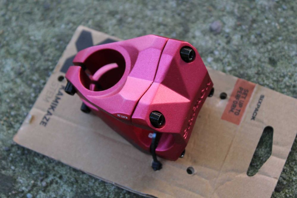 Sixpack Kamikaze 35mm-31.8" - pipa bicicleta - 3 culori