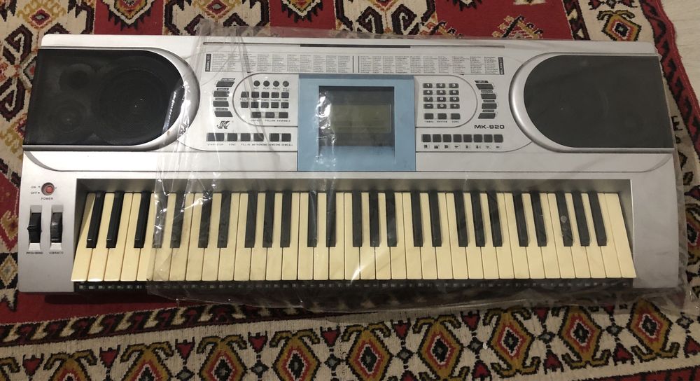 продам синтезатор Mk 920