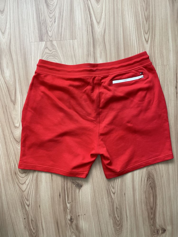 TOMMY HILFIGER / мъжки къс спортен панталон L/XL
