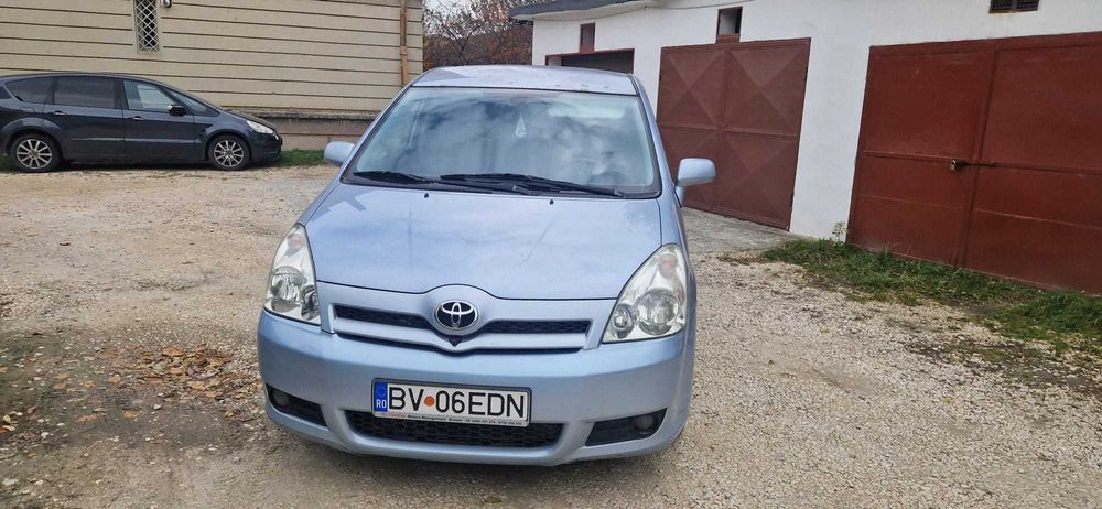 Toyota Corolla Verso cu 7 Locuri