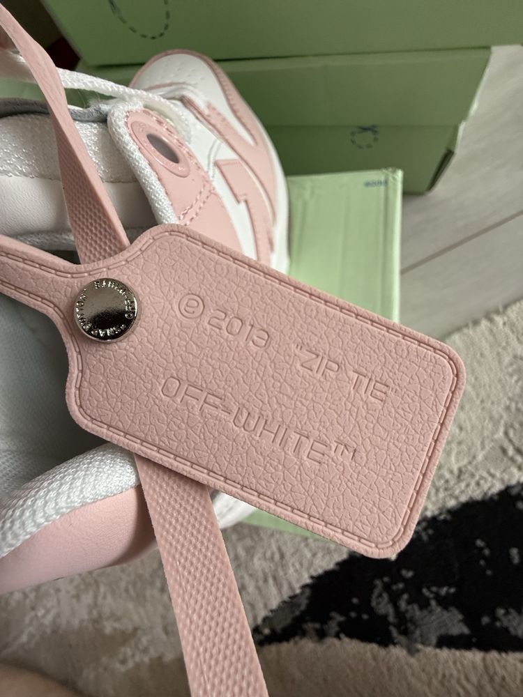 Off White ‘Out of office’ // Premium // 2025