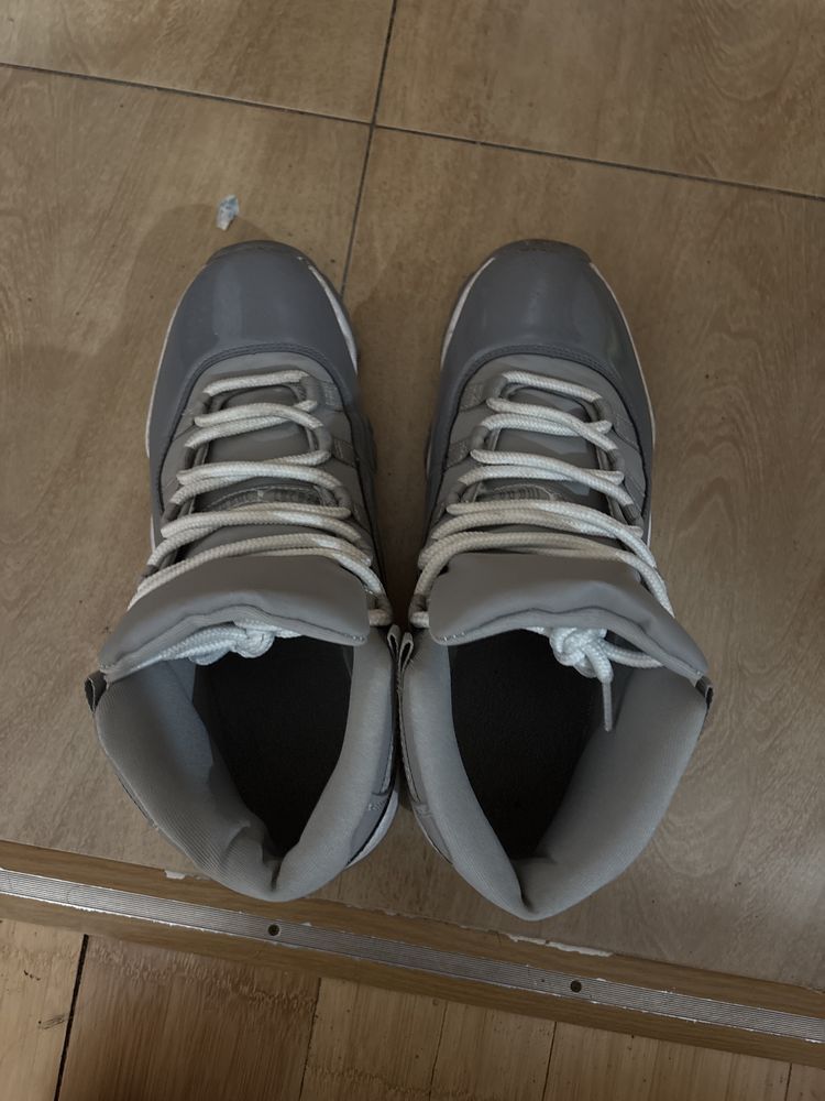 Jordan 11 серые