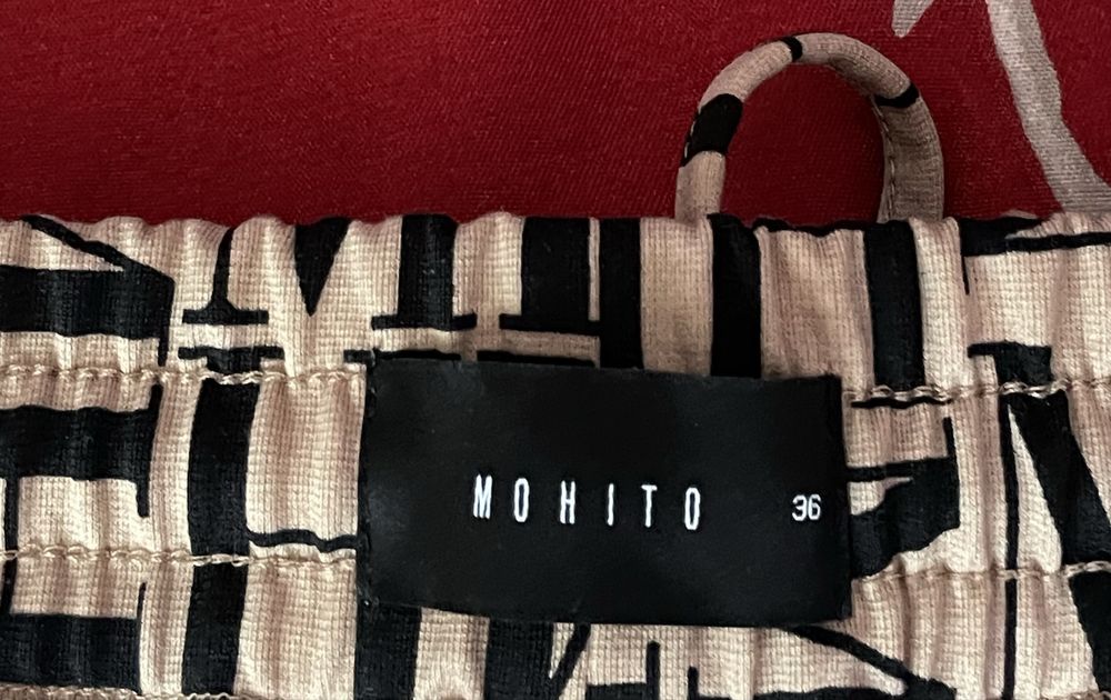 Pantaloni dama Mohito Pret redus!