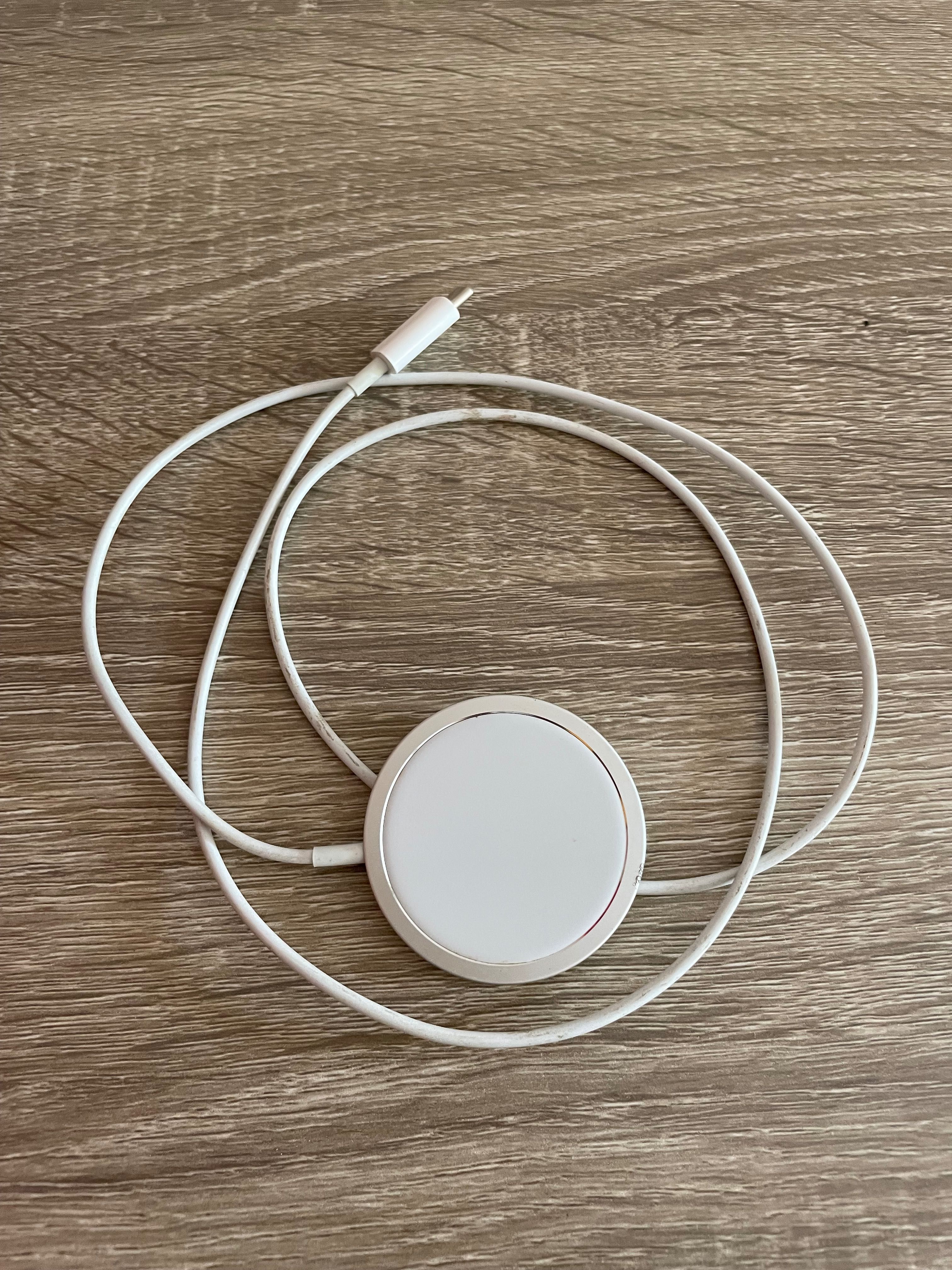 Apple MagSafe Безжично зарядно