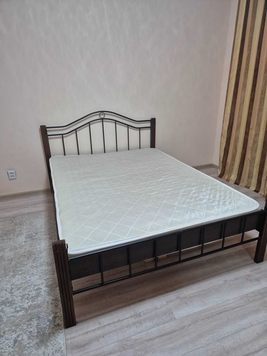 Продам кровать и матрас