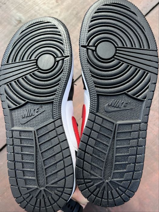 Air Jordan 1 Mid.. produs original