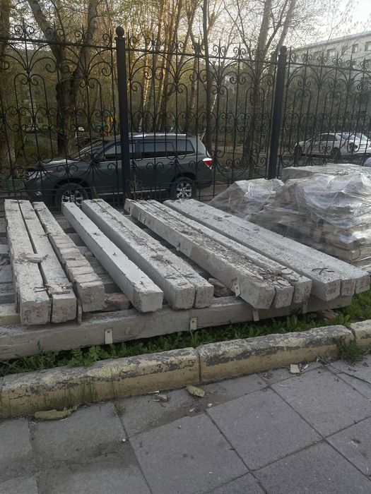 Перемычки  почти новые недорого продам.Торг уместен