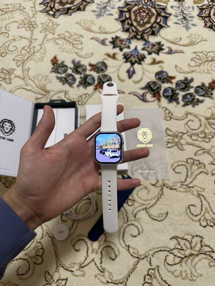 Green lion smart watch