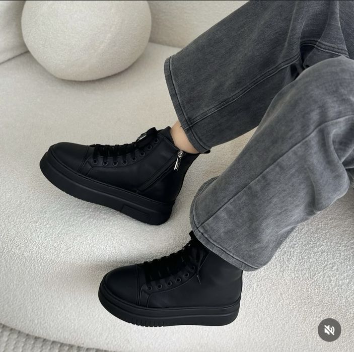 Ботинка зимний,натуральная кожа и шерсть. Размер 36