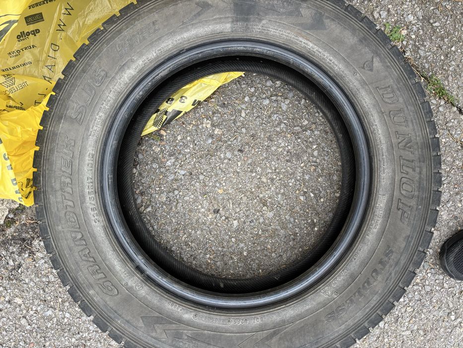 Зимни гуми dunlop 225 65 17