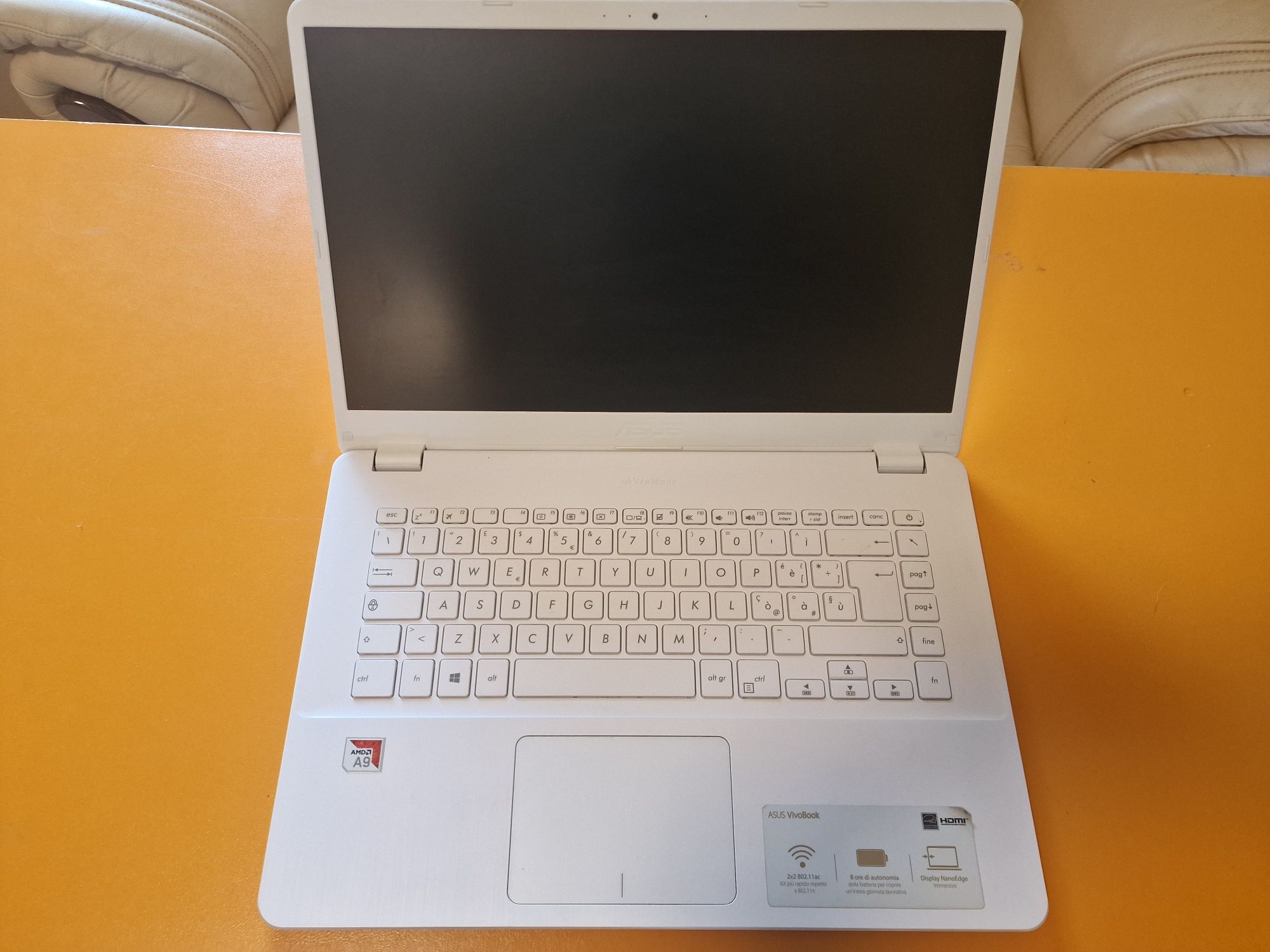 Laptop Asus Vivobook Amd A9-9425, 3.10 Ghz, 8Gb ram, 1TB, 15.6 " White