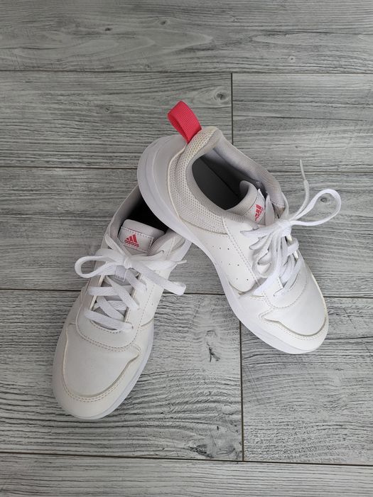 Adidasi ADIDAS, nr. 36