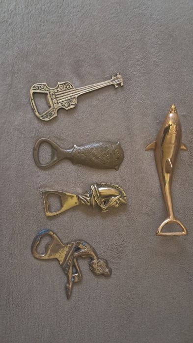 5 desfacatoare  de bere din bronz