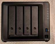 NAS Synology DS918+ / HDD 4 x 14TB / RAM 4+4 / Cache 2 x 256 NVMe