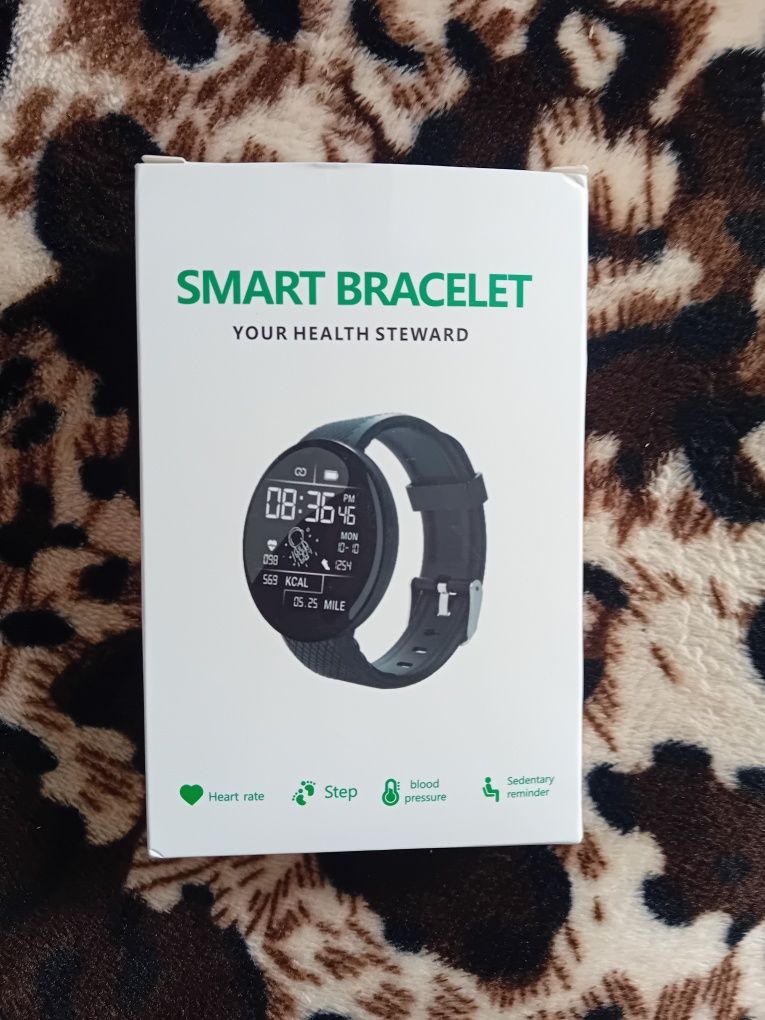Vând smart bracelet