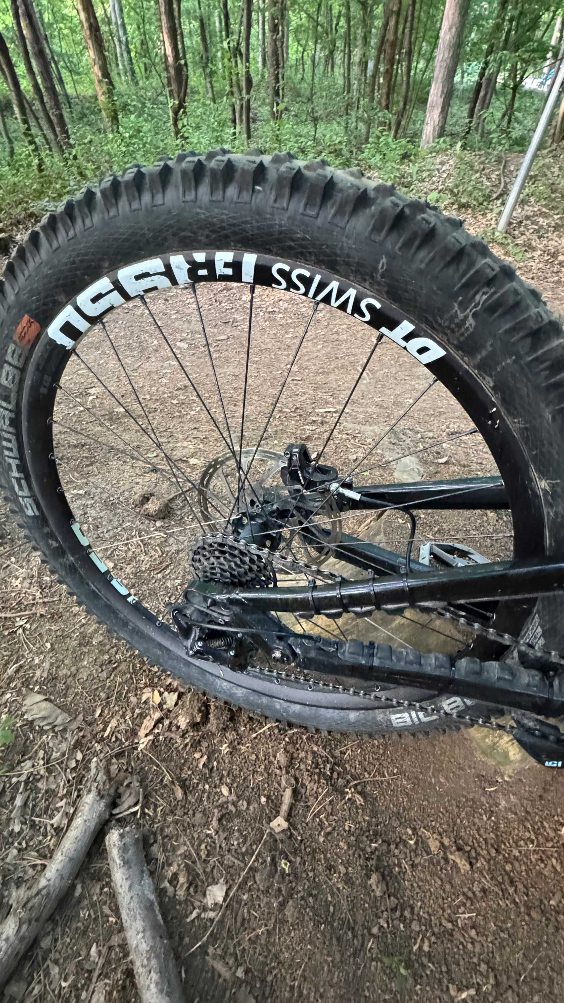 Bicicleta DownHill Canyon Sender CF 9.0, Cadru Marimea XL, FULL FOX