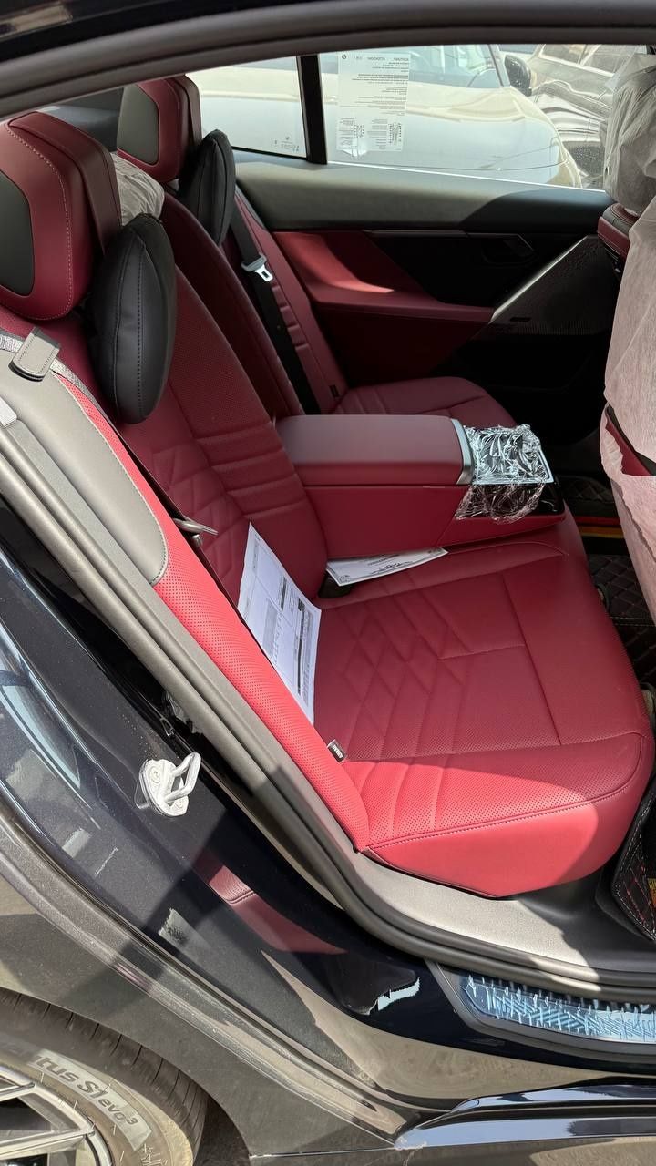 Нотариус BMW i5 40L 2025