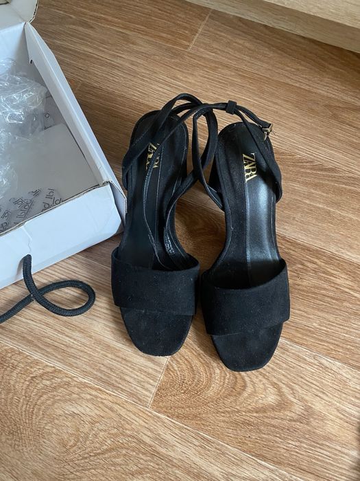 Продам босоножки zara в отличном состоянии