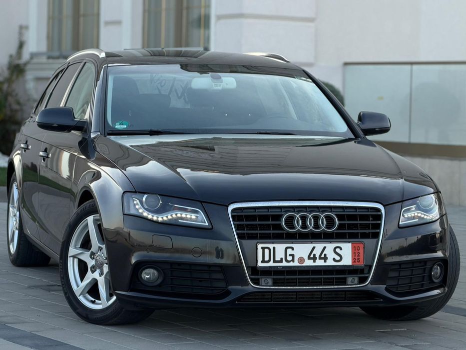 Audi A4 B8 S-line 2011  2.0 TDI 170 CP euro 5 adus azi