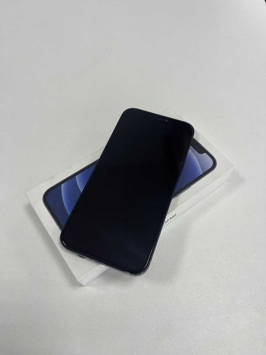 Продавам Iphone 12