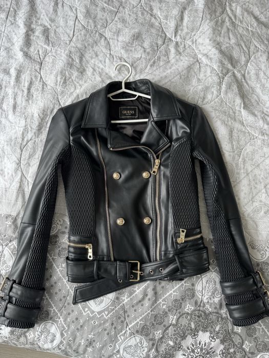Яке Guess MYLA ново кожено