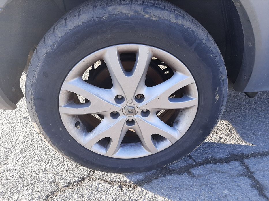 На части Renault Koleos 2.0 dci 2009 година