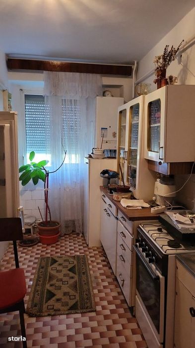 Viziru III- Apartament 3 camere- Decomandat