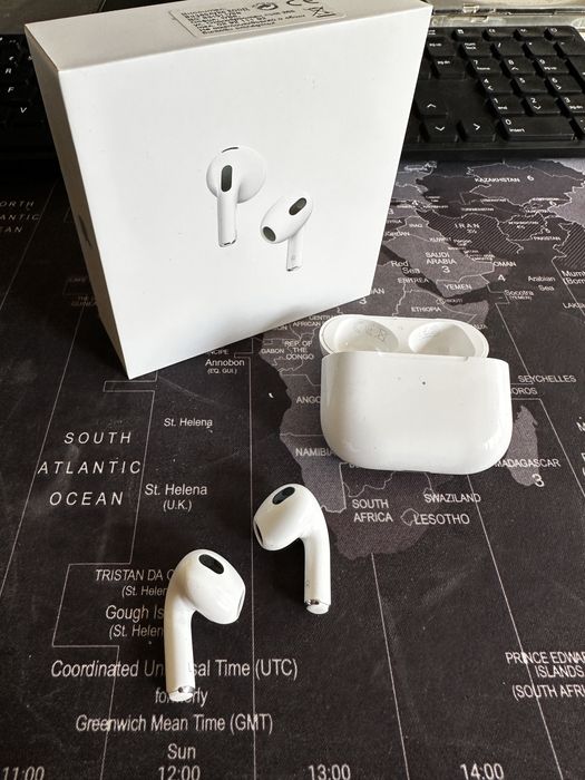 Apple Airpods 3 пълен комплект