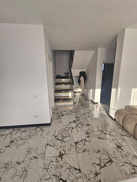 Casa complet mobilata, parter plus etaj