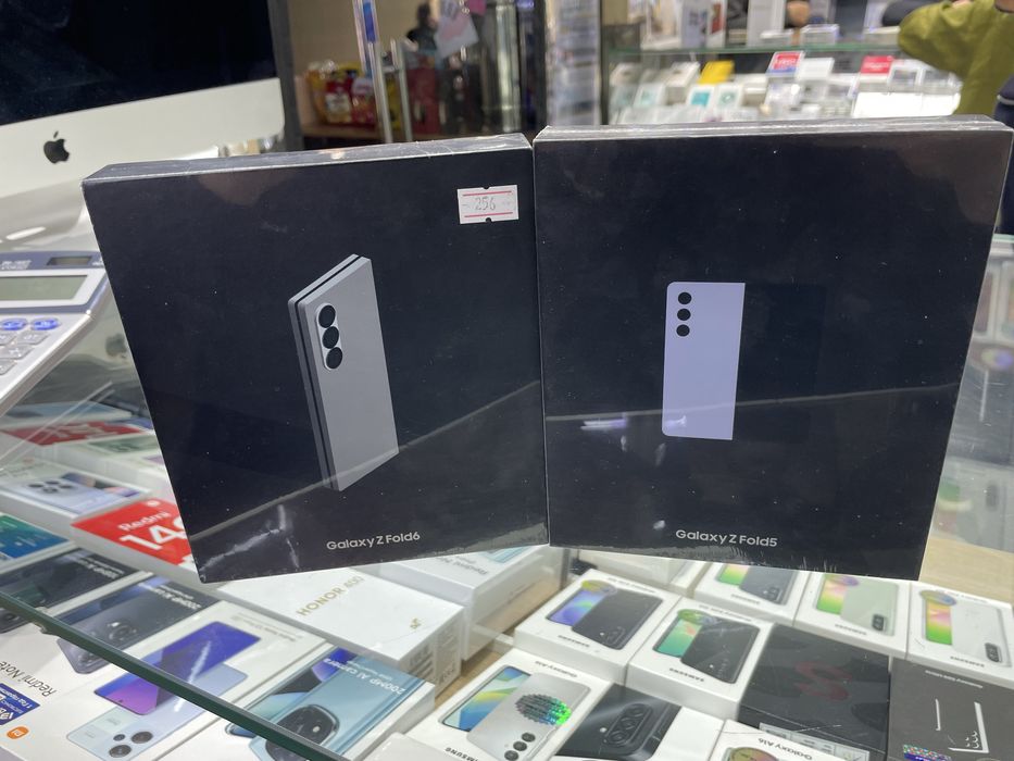 Продаю Fold6 i Fold5 новые 12/256