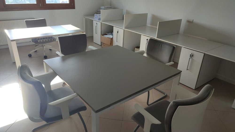 Vand Mobila birou in stare impecabila
