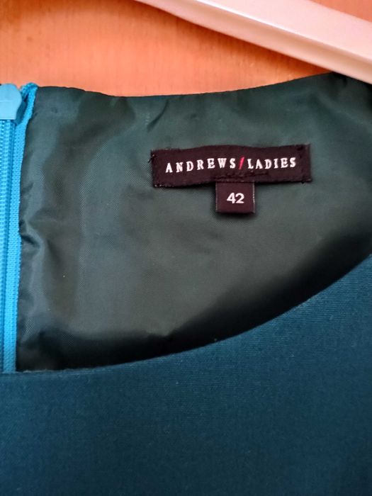 Вталени рокли Andrews Ladies 42