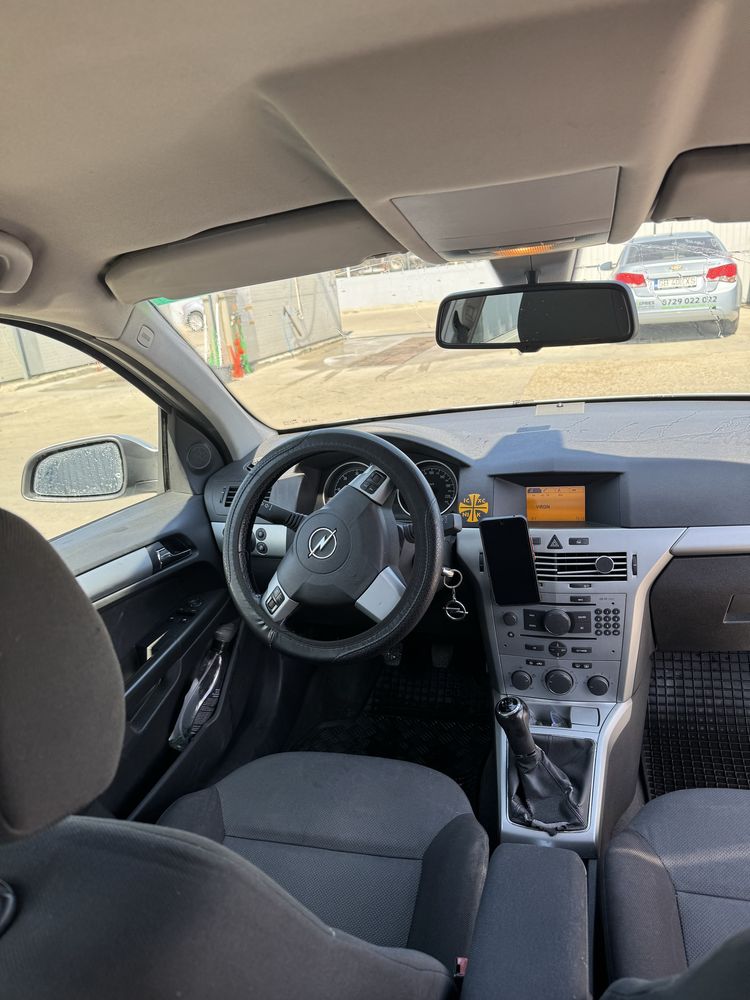 Vând Opel Astra H