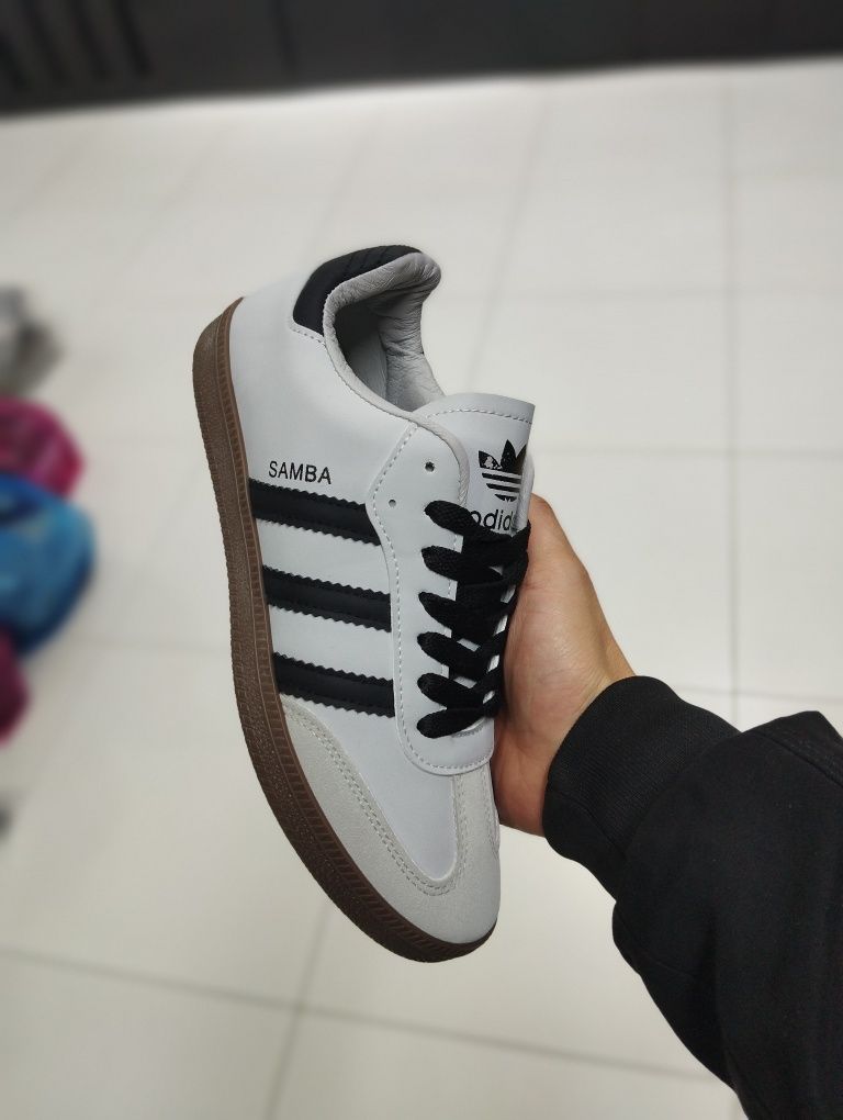 erkaklar ayoq kiyimlar
