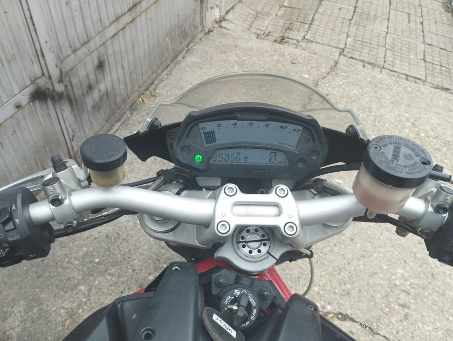 Ducati Monster 1100 S
