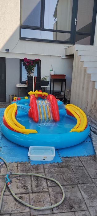 Vând piscină de copii