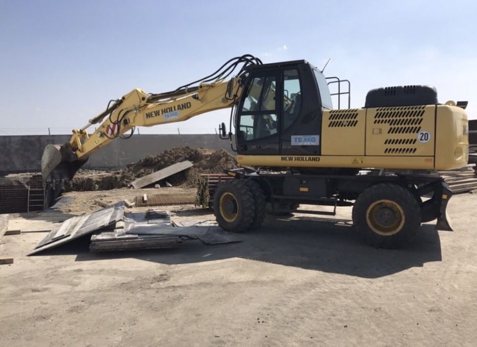 Excavator New Holland 20 tone