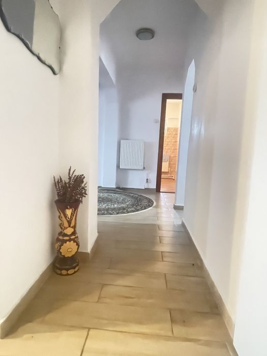 Apartament de vanzare ! 4 camere , 3 balcoane , 2 bai ! Pacurari !