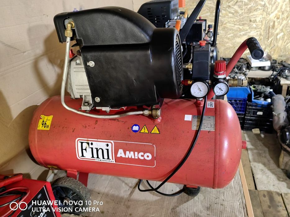 Vând compresoare de 50 și 60 de L absolut impecabile. Prețuri neg.