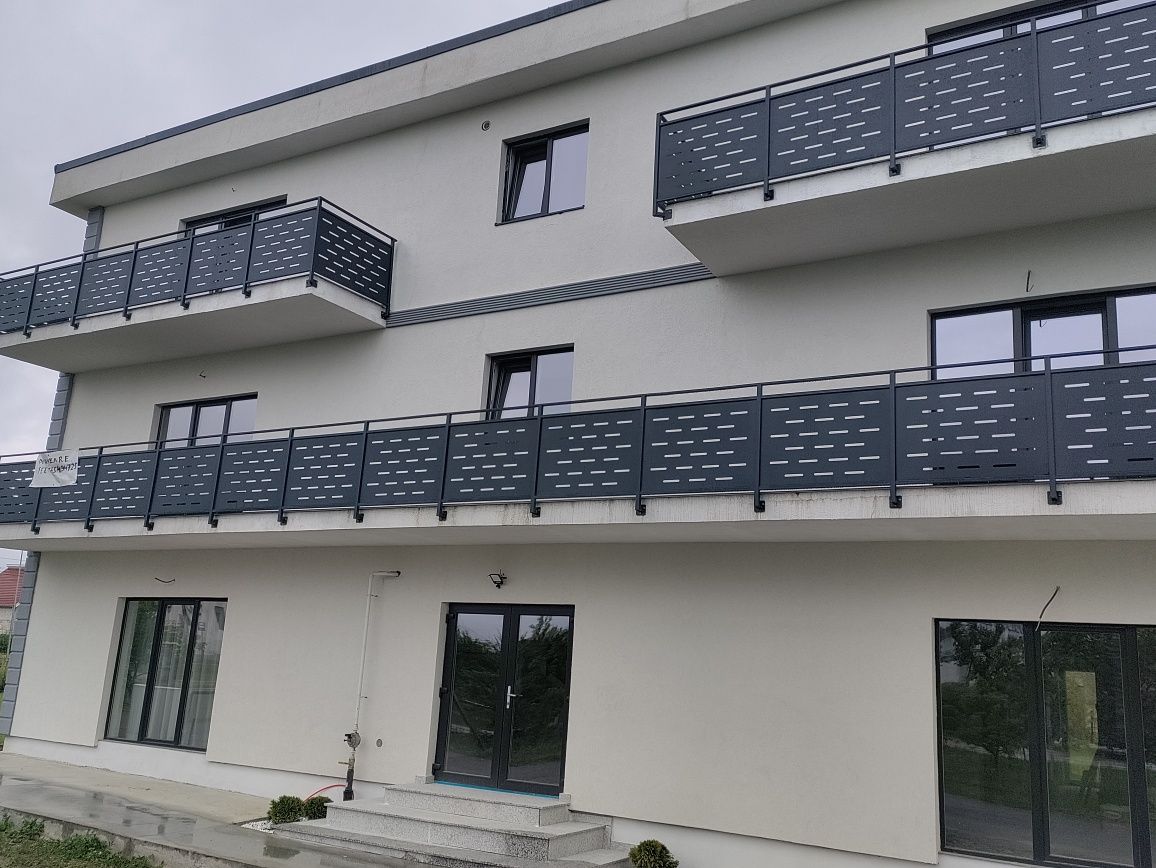 Vând apartamente,zona Uzina de apă!